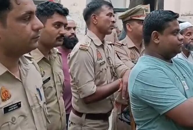 मुरादाबाद जयंतीपुर चौकी में सीओ सिविल लाइंस ने की शांति समिति की बैठक आयोजित