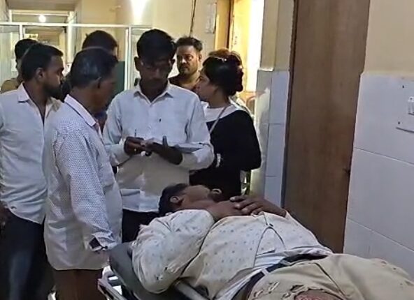 मुरादाबाद में सड़क हादसा, आधा दर्जन लोग घायल